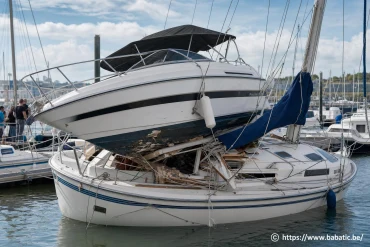 Accident dans le port de pornic : un bateau à moteur échoué sur un voilier