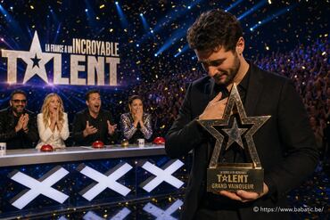Mathieu stepson sacré grand vainqueur de la france a un incroyable talent après un numéro de magie bluffant