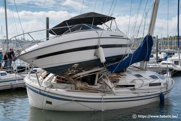 Accident dans le port de pornic : un bateau à moteur échoué sur un voilier